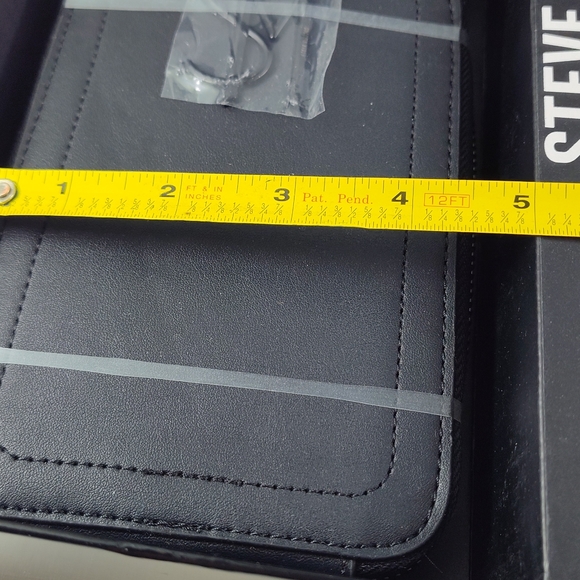 Steve Madden 2pc Gift Set - Phone Crossbody w/ Matching Beanie Hat Gift Box Set - Picture 13 of 16